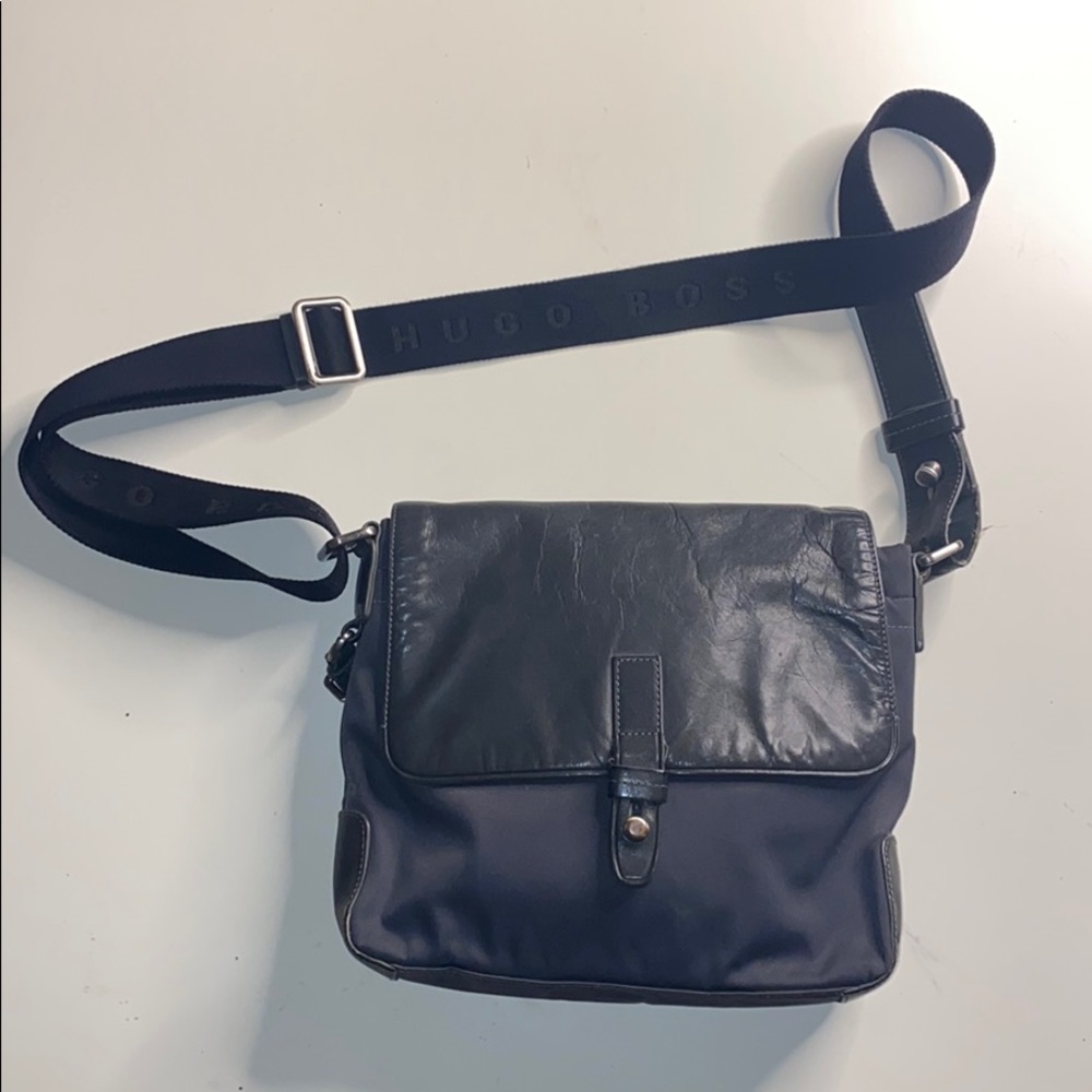 Messenger bad fro Hugo Boss